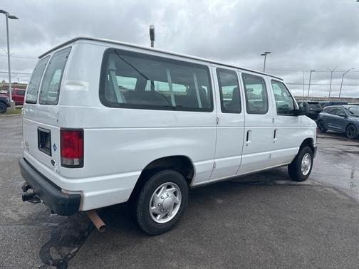 2014 Ford E350 Super Duty XL