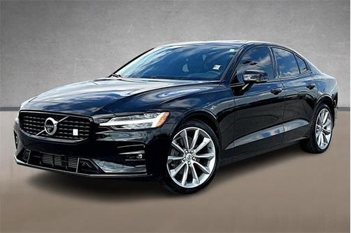2021 Volvo S60 T5 Momentum