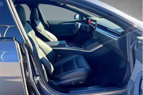 2022 Tesla Model S Plaid