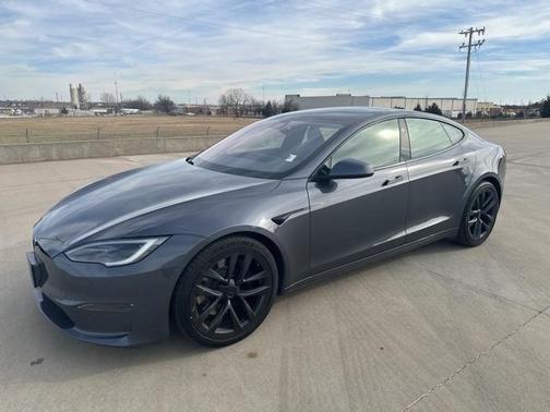 2022 Tesla Model S Plaid
