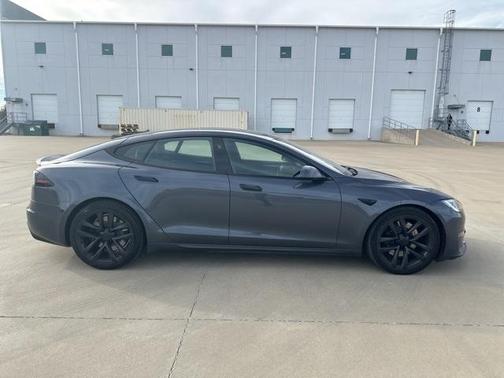 2022 Tesla Model S Plaid