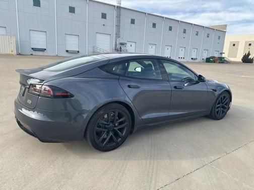 2022 Tesla Model S Plaid