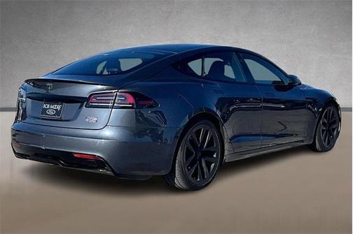 2022 Tesla Model S Plaid