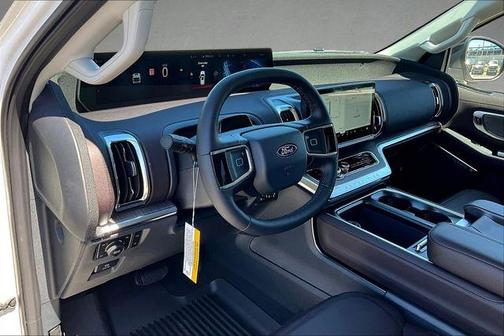 Star White 2026 Ford Expedition Platinum