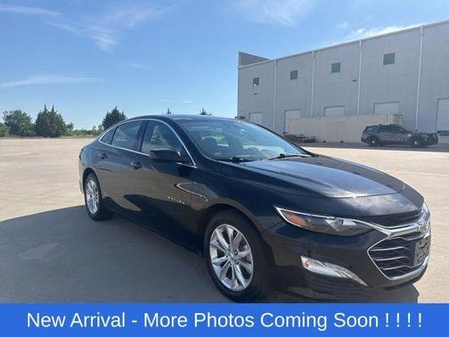 Mosaic Black Metallic 2020 Chevrolet Malibu LT