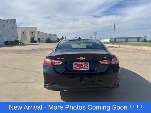 Mosaic Black Metallic 2020 Chevrolet Malibu LT