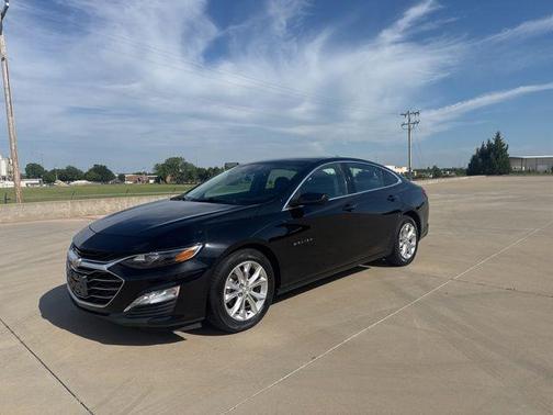 Mosaic Black Metallic 2020 Chevrolet Malibu LT
