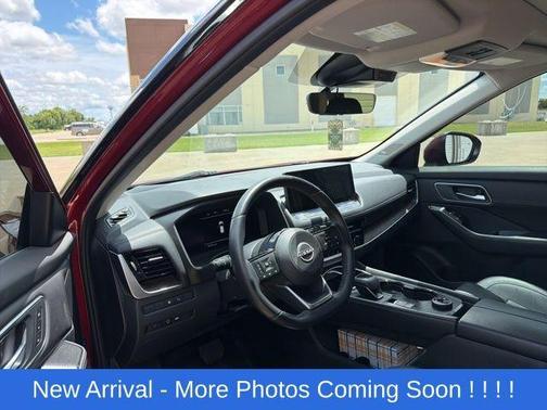 Scarlet Ember 2024 Nissan Rogue Platinum