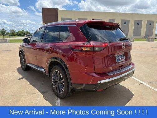 Scarlet Ember 2024 Nissan Rogue Platinum