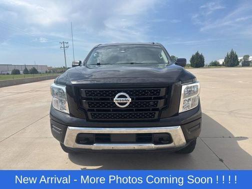 Black 2021 Nissan Titan SV