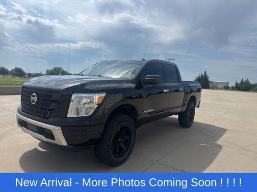 Black 2021 Nissan Titan SV