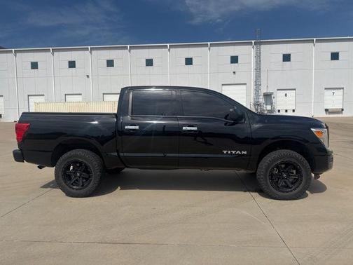 Black 2021 Nissan Titan SV