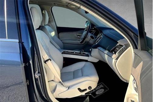 2024 Volvo XC90 B5 Plus Bright Theme