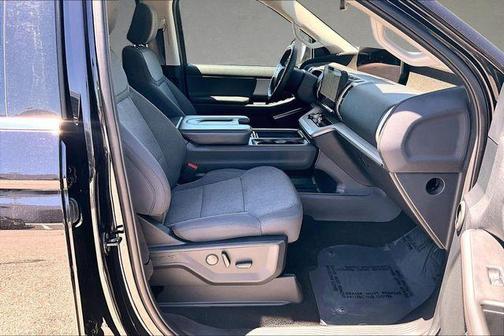 Black Metallic 2025 Ford Expedition Active