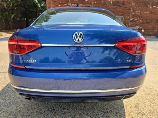 2017 Volkswagen Passat 1.8T R-Line w/Comfort