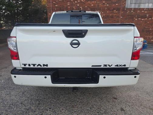 2018 Nissan Titan SV