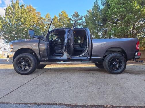 2019 RAM 2500 Tradesman Crew Cab 4x4 6'4' Box