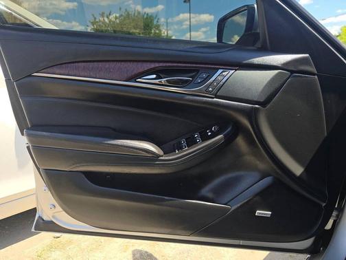 Silver Moonlight Metallic 2018 Cadillac CTS 2.0T Luxury 4dr Sedan