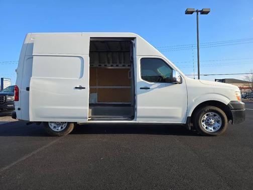 2020 Nissan NV Cargo NV2500 HD SV V8