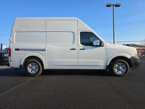 2020 Nissan NV Cargo NV2500 HD SV V8