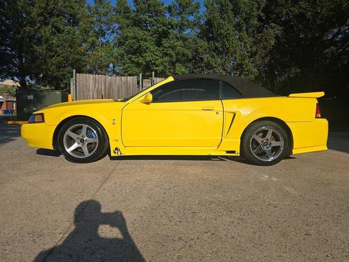 Zinc Yellow Clearcoat 2001 Ford Mustang SVT Cobra