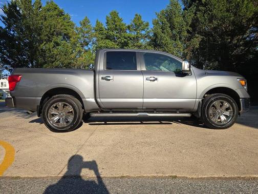 Gun Metallic 2018 Nissan Titan SL