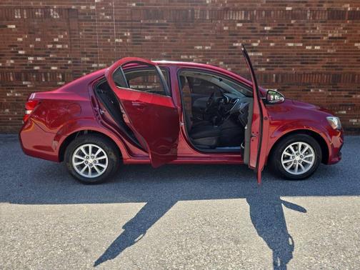 2017 Chevrolet Sonic LT