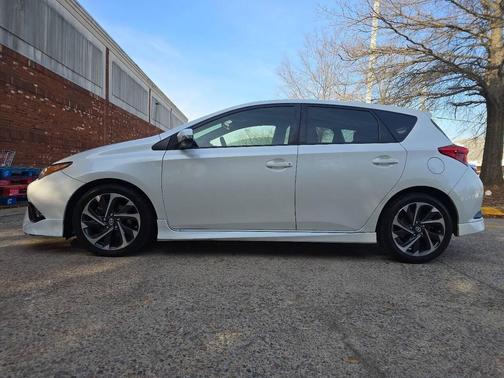 2016 Scion iM Base 4dr Hatchback CVT