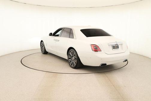 Arctic White 2022 Rolls-Royce Ghost