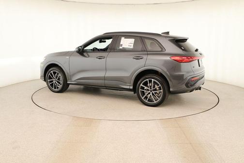 Daytona Gray Pearl 2026 Audi Q5 PLUS