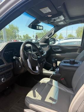Beige Pearl Metallic 2021 GMC Yukon SLT