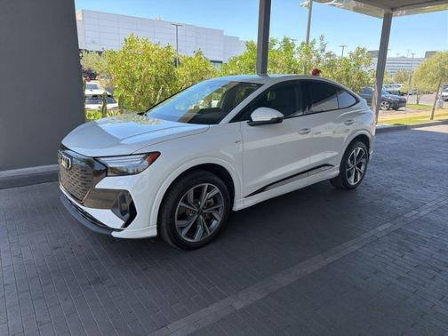 Glacier White Metallic 2023 Audi Q4 e-tron 50 Prestige