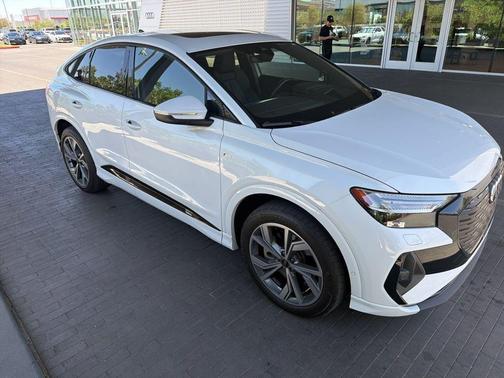 Glacier White Metallic 2023 Audi Q4 e-tron 50 Prestige