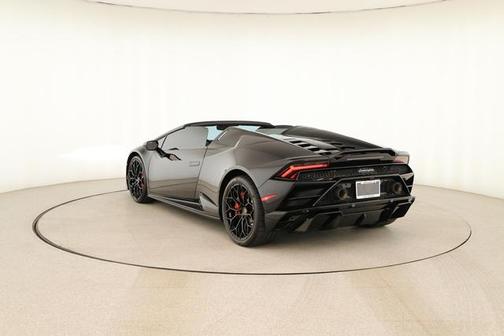 2022 Lamborghini Huracan EVO Base
