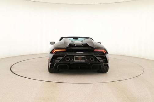 2022 Lamborghini Huracan EVO Base