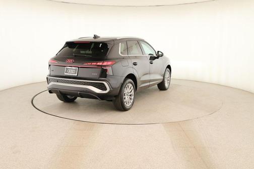 Mythos Black Metallic 2026 Audi Q3 S line