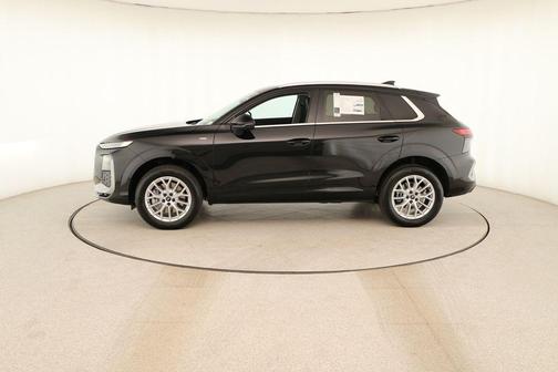 Mythos Black Metallic 2026 Audi Q3 S line