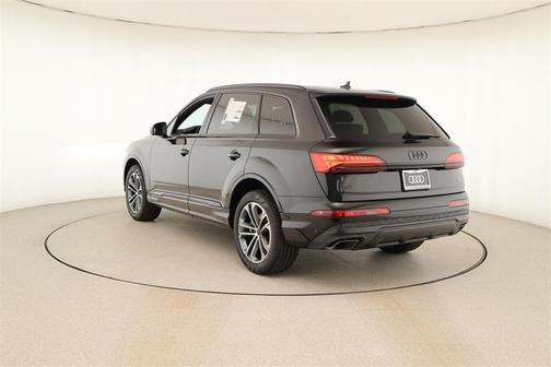 2026 Audi Q7 45 Premium Plus
