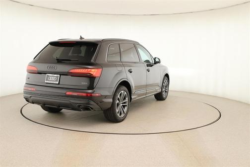2026 Audi Q7 45 Premium Plus