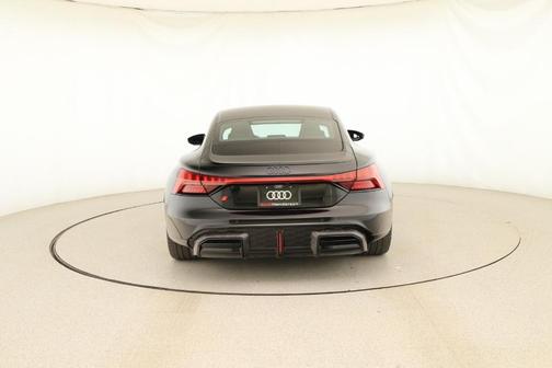 2025 Audi RS e-tron GT performance