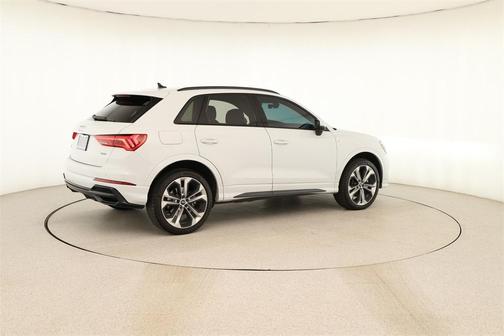 2022 Audi Q3 45 S line Premium