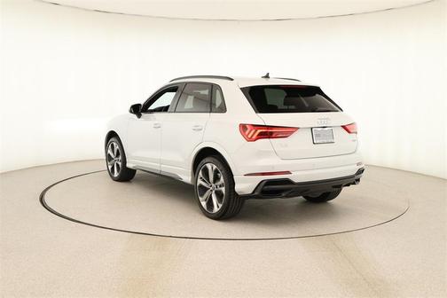 2022 Audi Q3 45 S line Premium