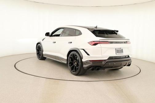 2024 Lamborghini Urus Performante