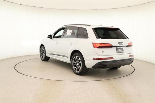 2026 Audi Q7 45 Premium