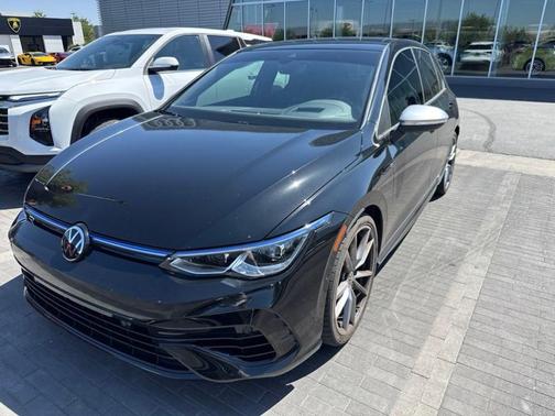 Mythos Black Metallic 2024 Volkswagen Golf R 2.0T