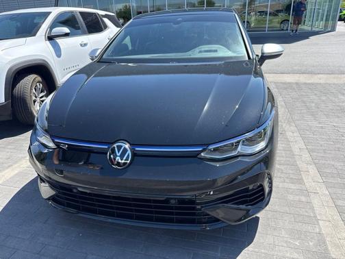 Mythos Black Metallic 2024 Volkswagen Golf R 2.0T
