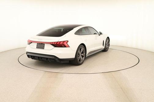 Ibis White 2024 Audi e-tron GT Premium Plus