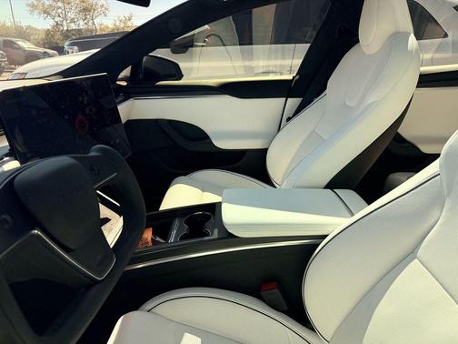 White 2023 Tesla Model S Plaid