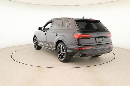 2025 Audi Q7 45 Premium Plus