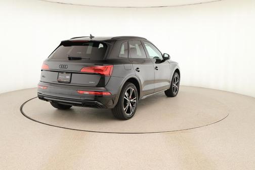 2025 Audi Q5 45 S line quattro Premium